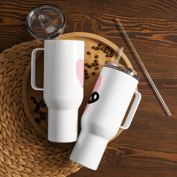Travel mug with a handle